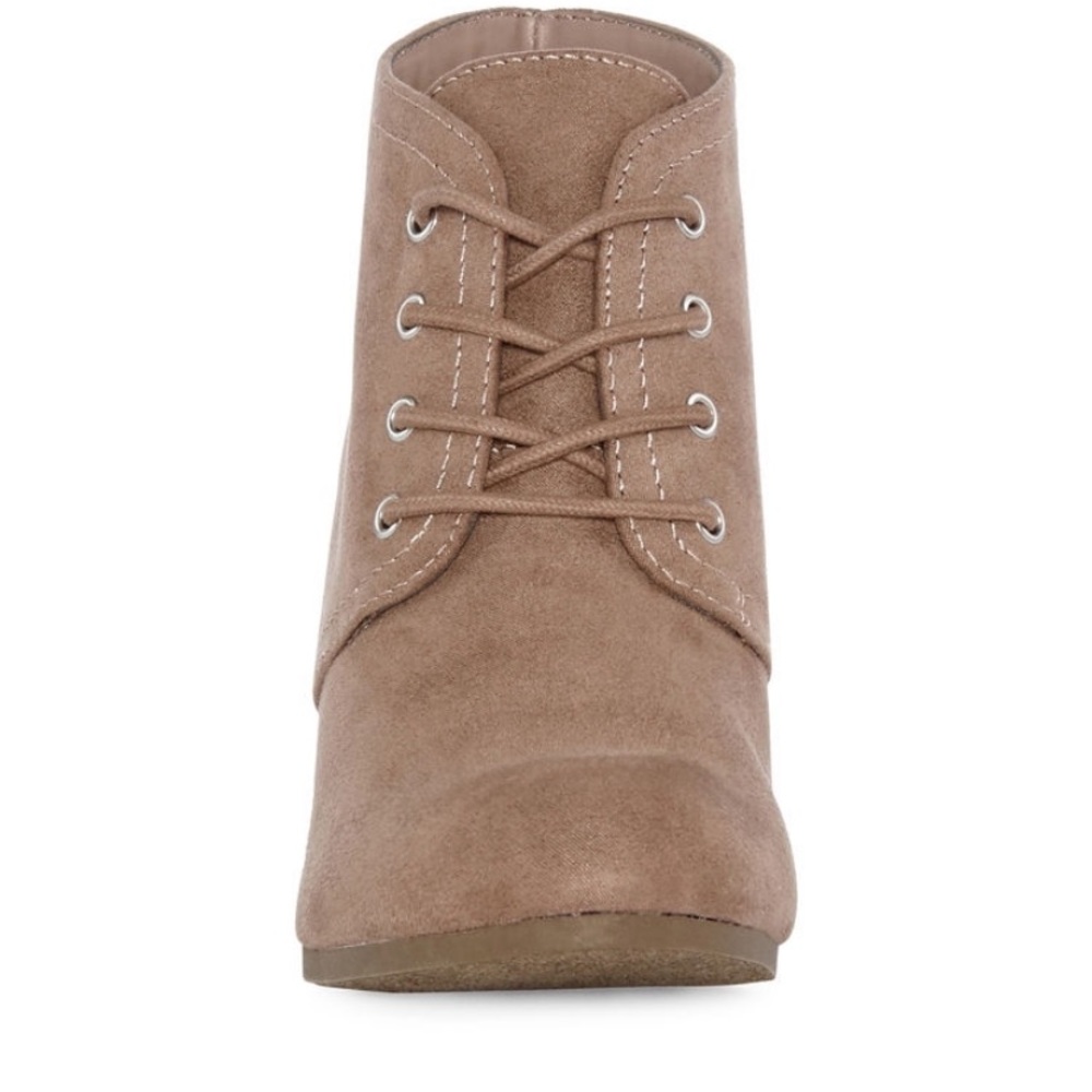 Arizona Jeans | Wedge Heel Lace Up Booties NWT - Picture 4 of 7